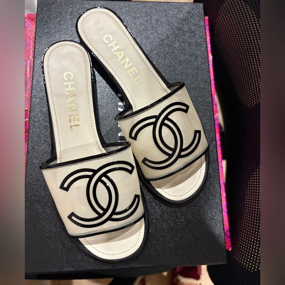 CHANEL Black and Cream Slide Sandals
